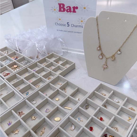 Custom charm bar necklace party lot with 25 necklaces - Picture 3 of 11